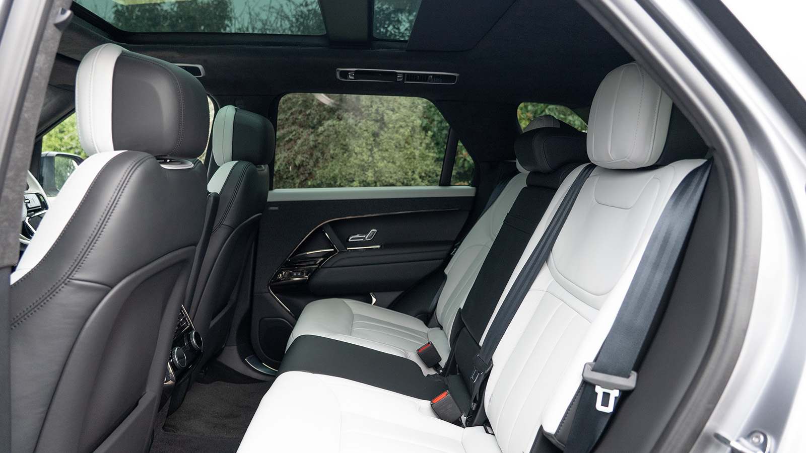   Win This Stunning Range Rover - £76k Of British Excellence For 21p