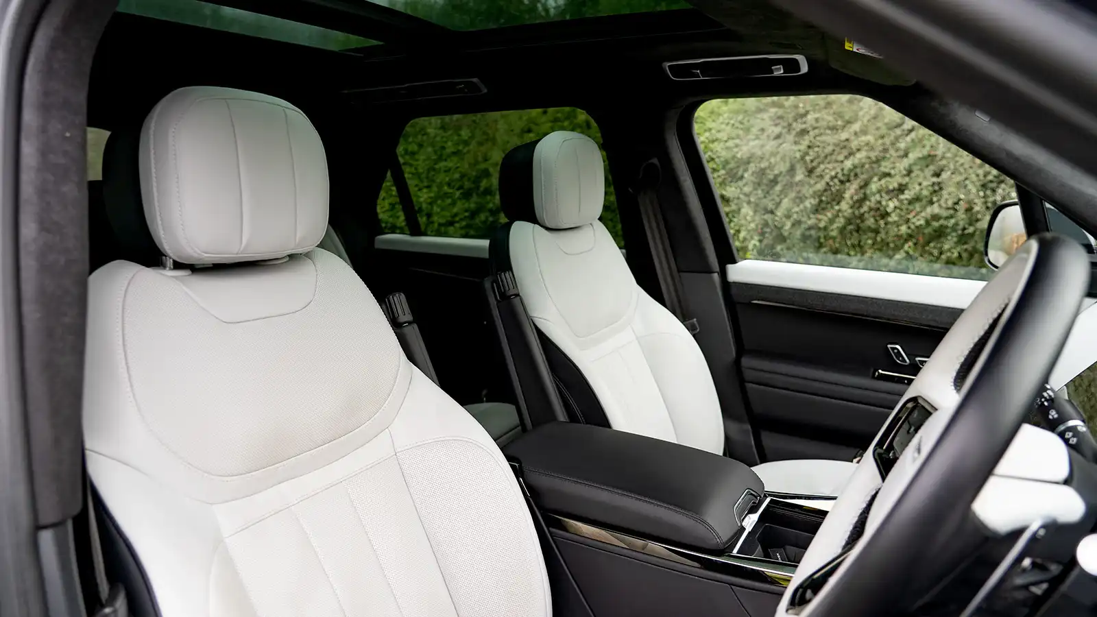   Pure Style & Luxury - Win A Range Rover Sport D350 for just 21p!
