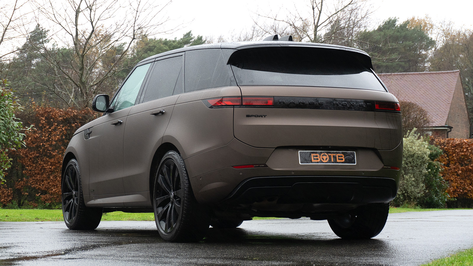   Bronze Beast Alert – Win This £77k Range Rover Sport D350 for Just 22p!
