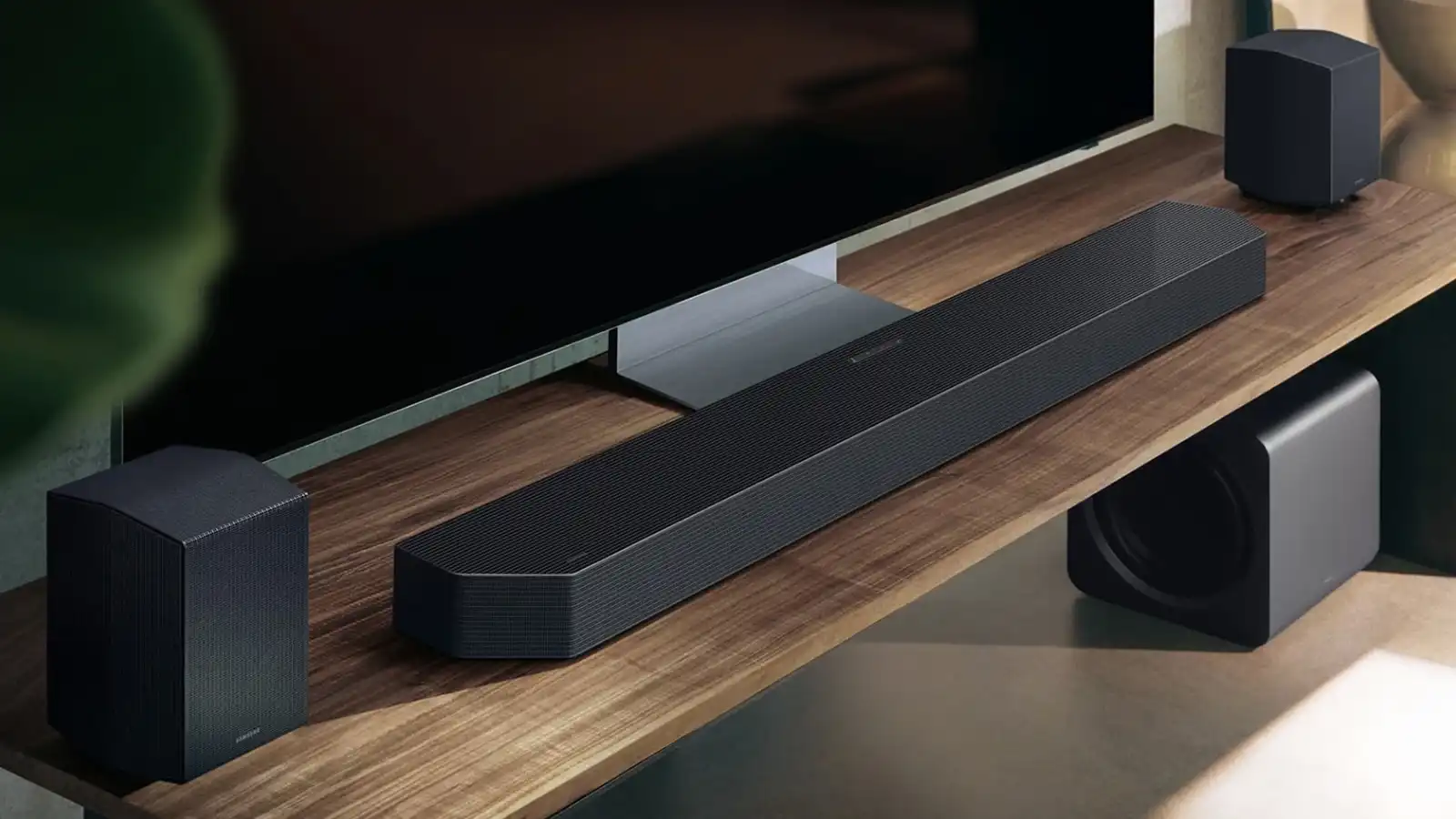   Samsung: TV & Soundbar + £10,000