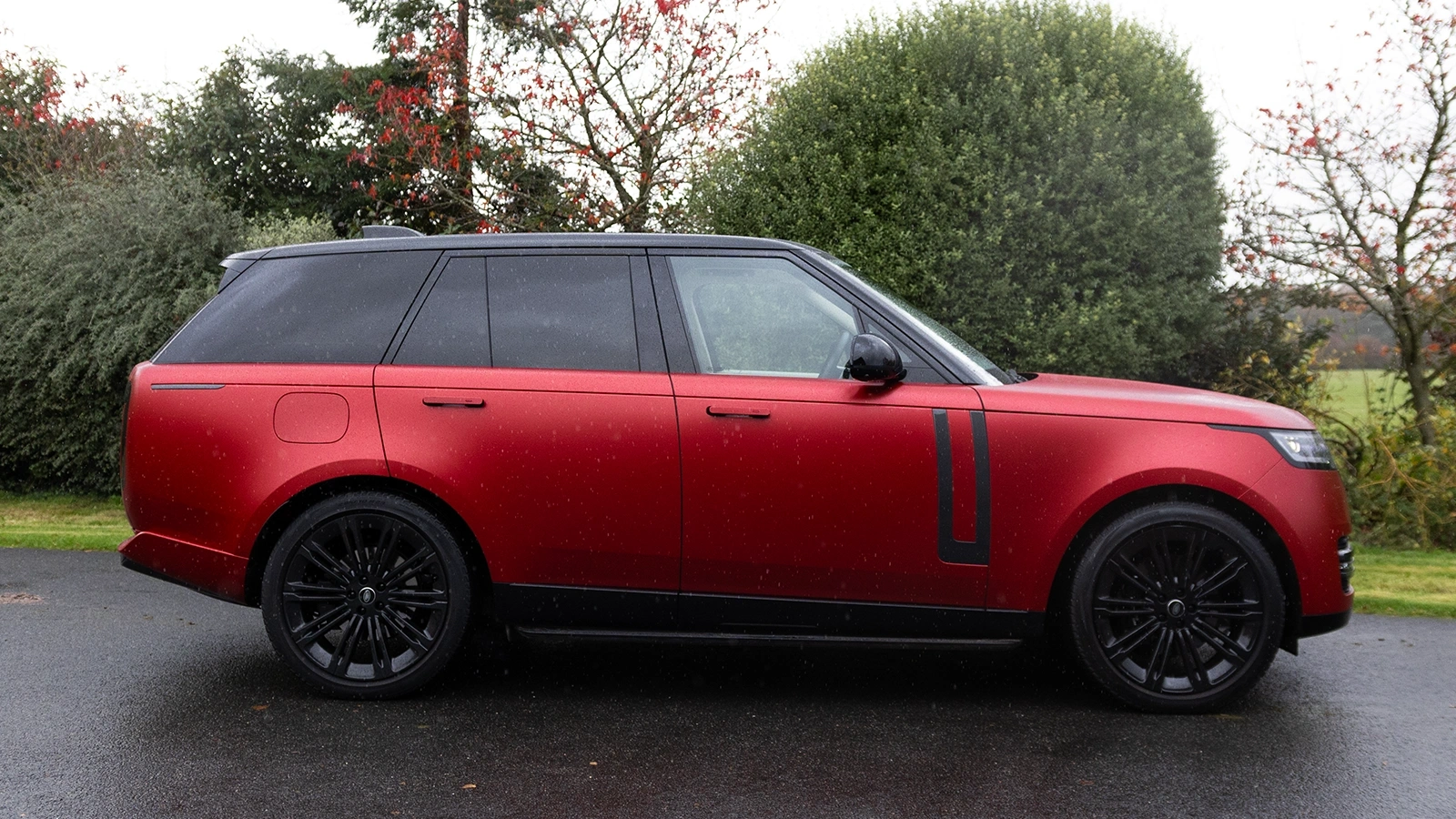   Win This Stunning Range Rover Sport D300 for Just 22p!