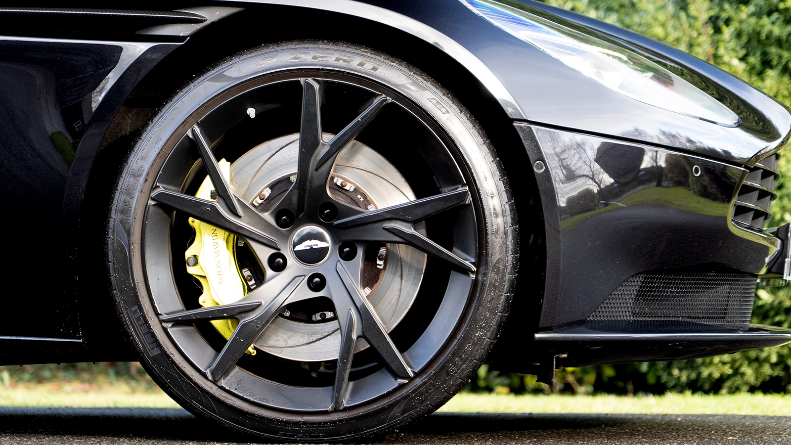   Ride Away In This £80k Aston Martin DB11 AMR V12 for 20p!