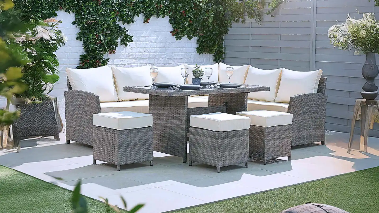 Summer Party Package: Plus £10,000 Tax-Free Cash