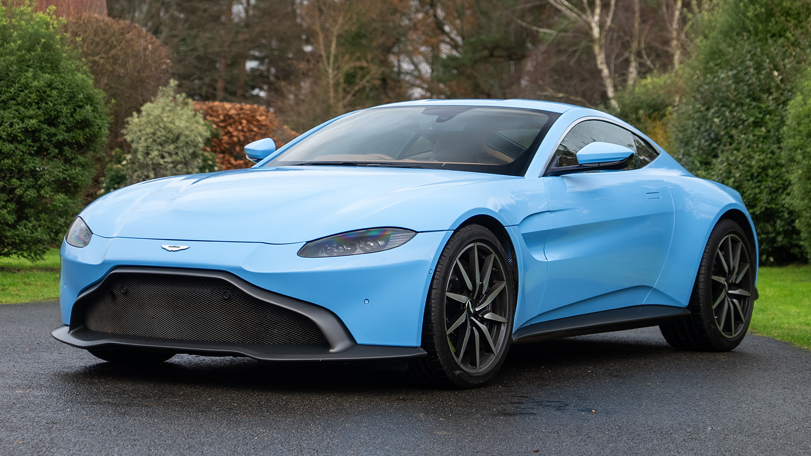   Quintessentially British – Win This £73k Vantage for just 19p!
