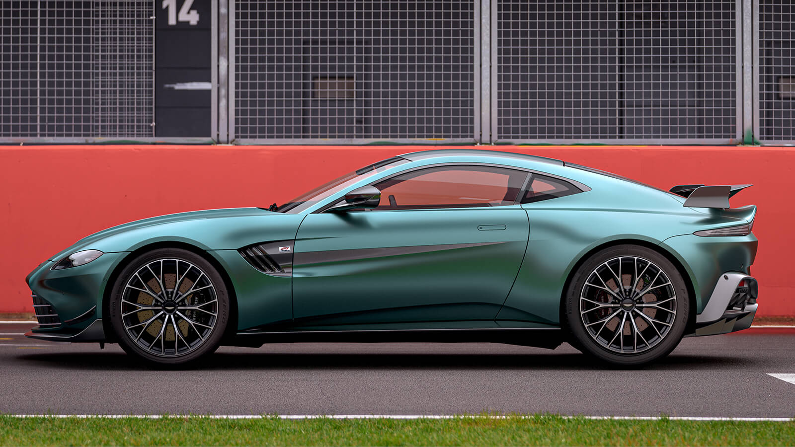  Aston Martin Vantage F1 Edition