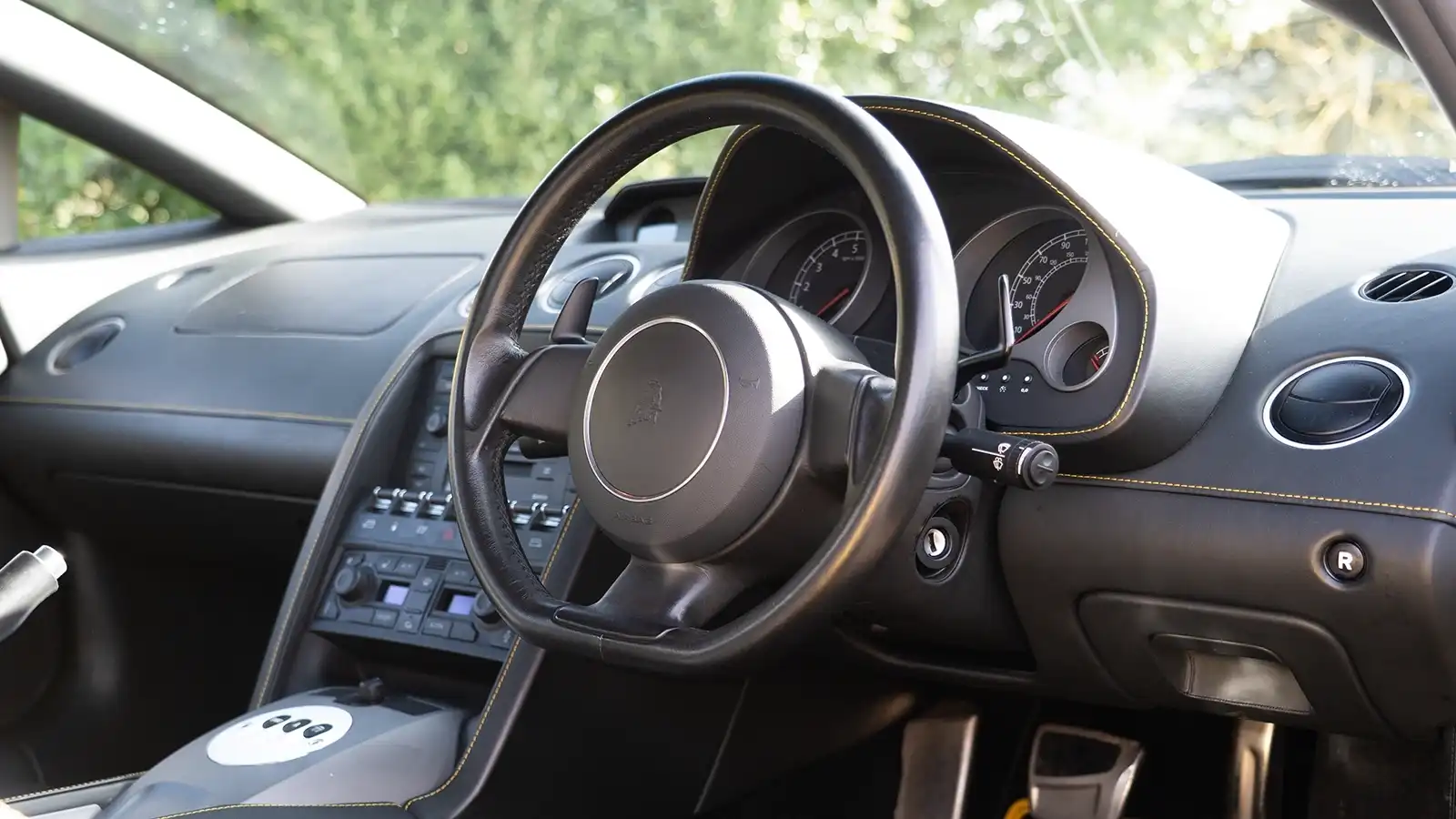   Drive Away In This Iconic Lamborghini Gallardo V10 for Just 19p!