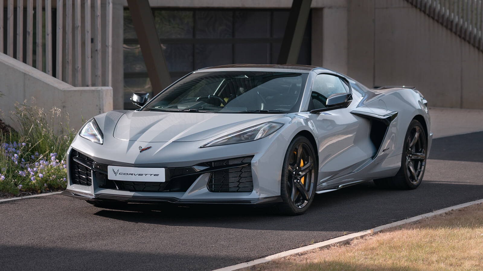  Chevrolet Corvette E-Ray