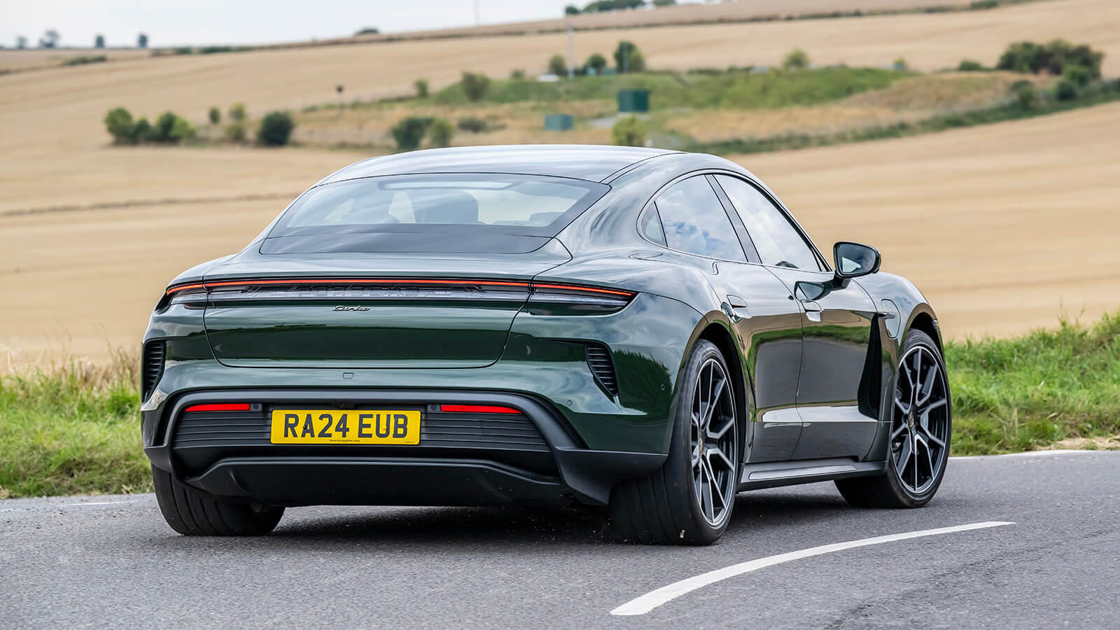  Porsche Taycan Turbo