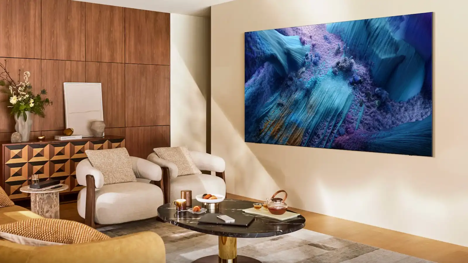   Samsung: TV & Soundbar + £10,000