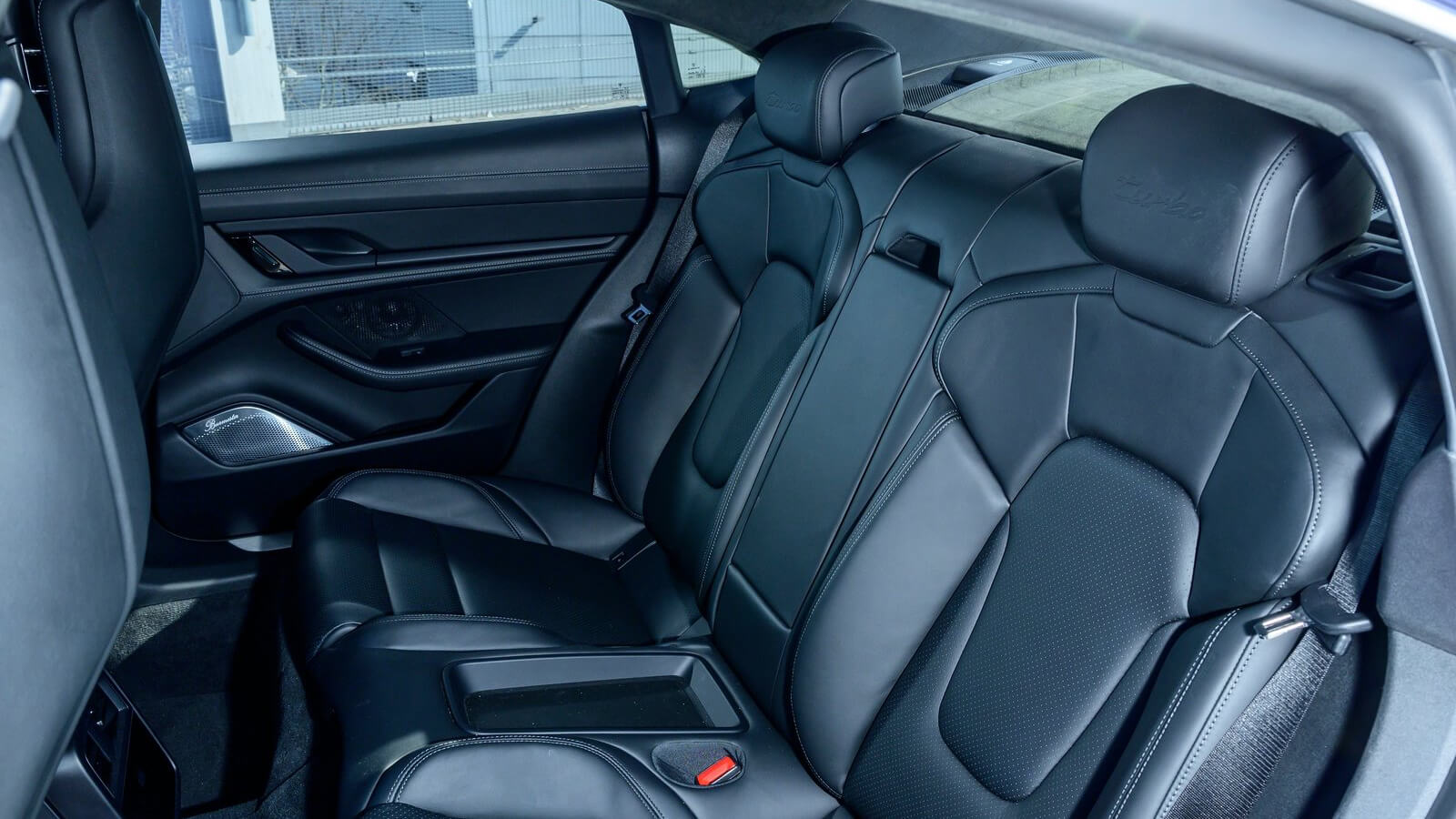  Porsche Taycan Turbo