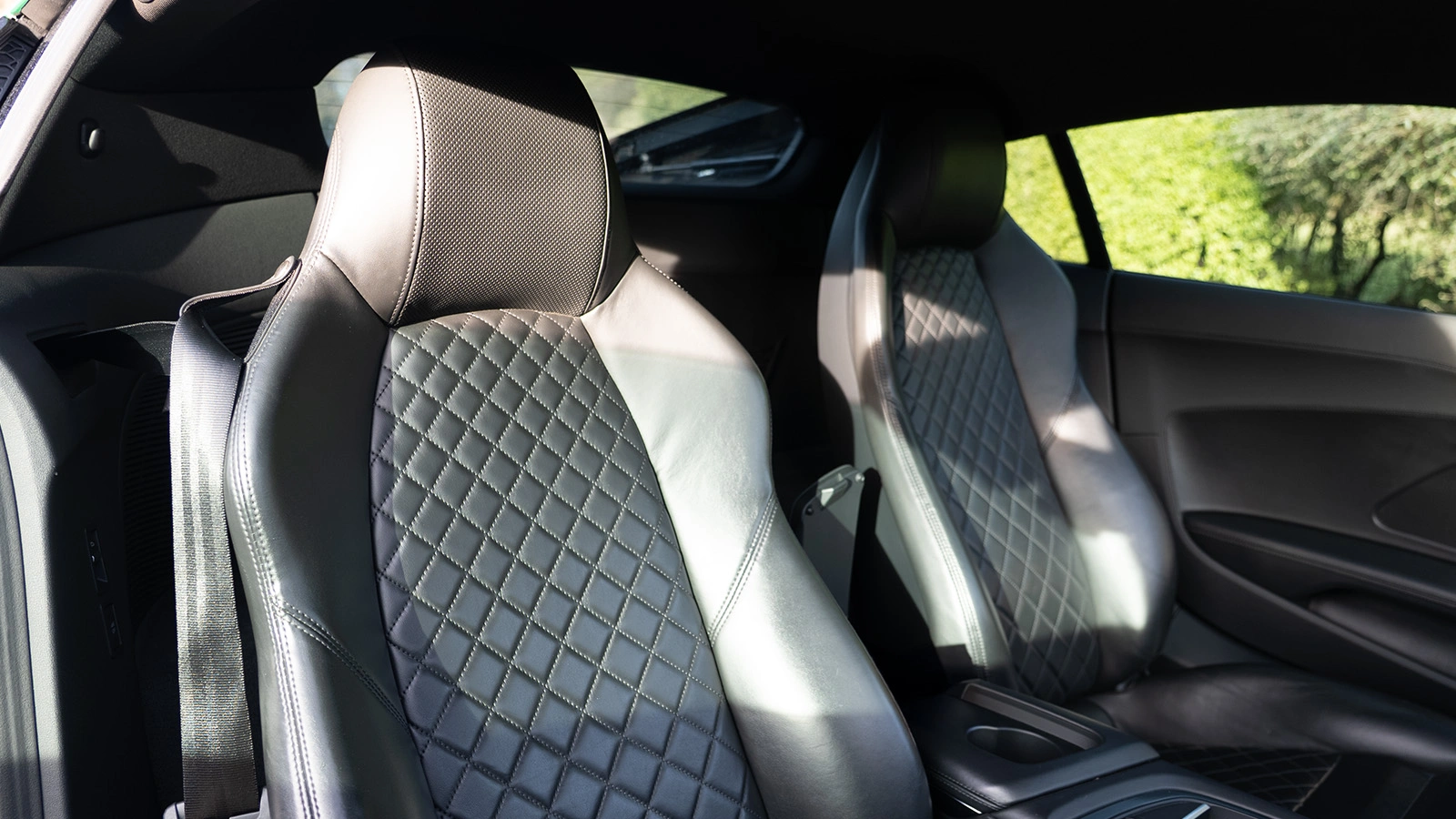   The Ultimate Audi R8 V10 Experience – Yours for Just 22p!