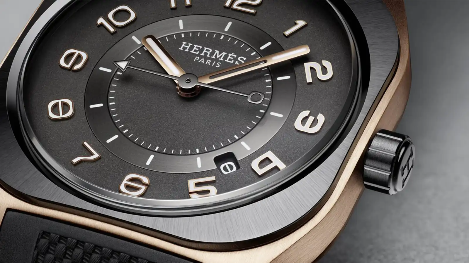   Hermès H08: 42 mm + £10,000 Tax-Free Cash
