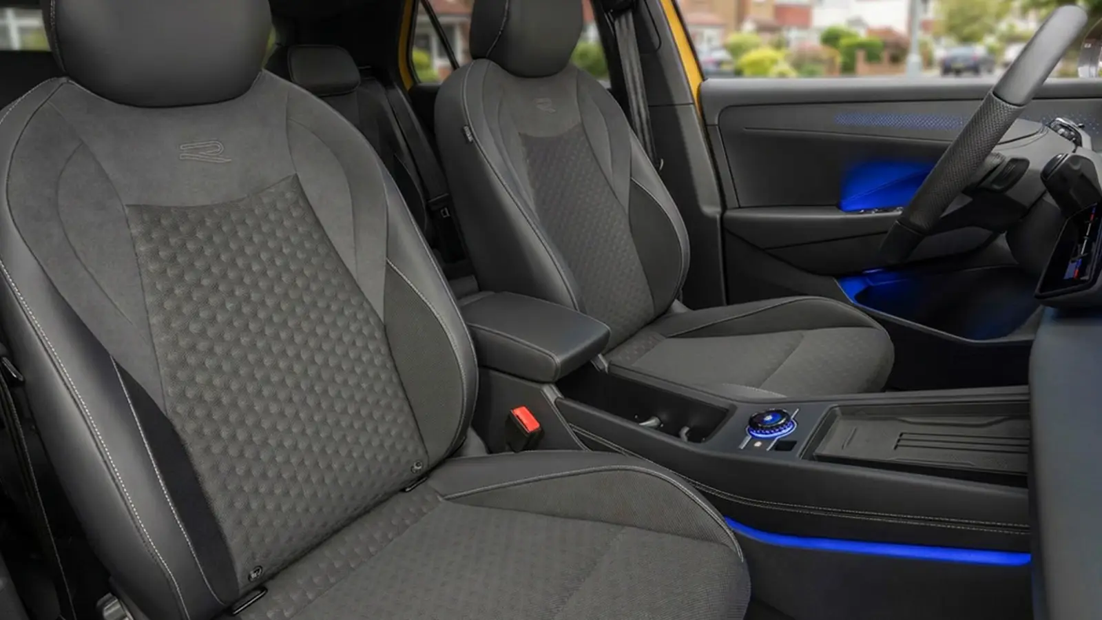  Volkswagen T-Roc R Line Plus It's RRP In Tax-Free Cash!