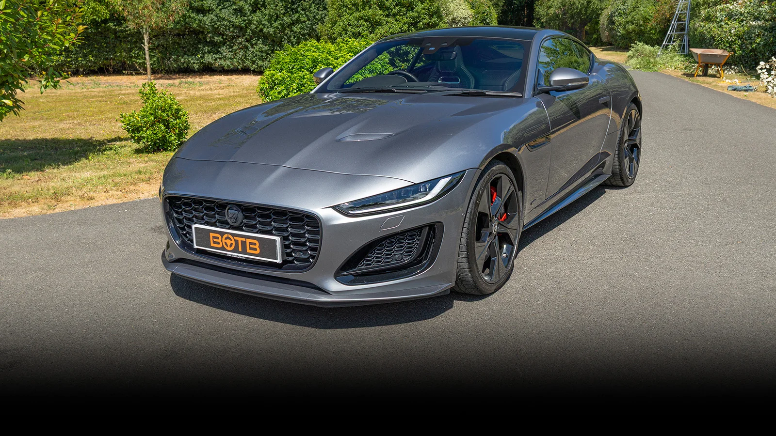   Turn Heads In This £55k Jaguar F-Type With Supercar Performance!