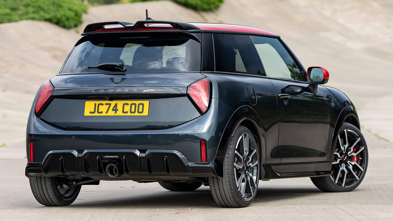   Mini JCW + AMG GT 63: Double Up!