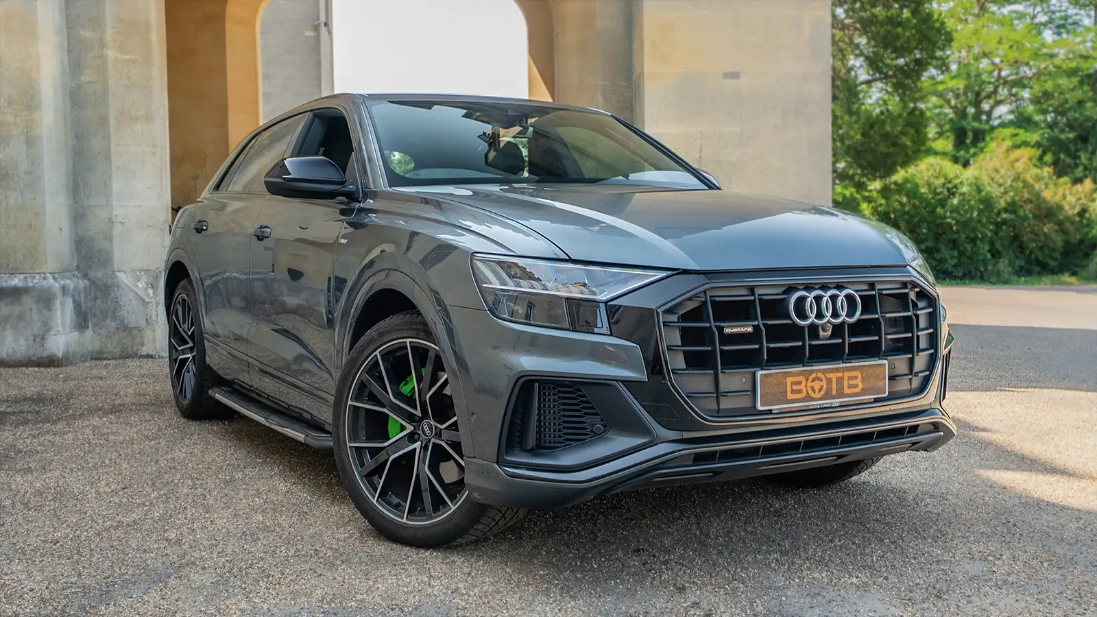   Two dream cars, one comp: win these custom Audi Q8 & Mini for 5p!