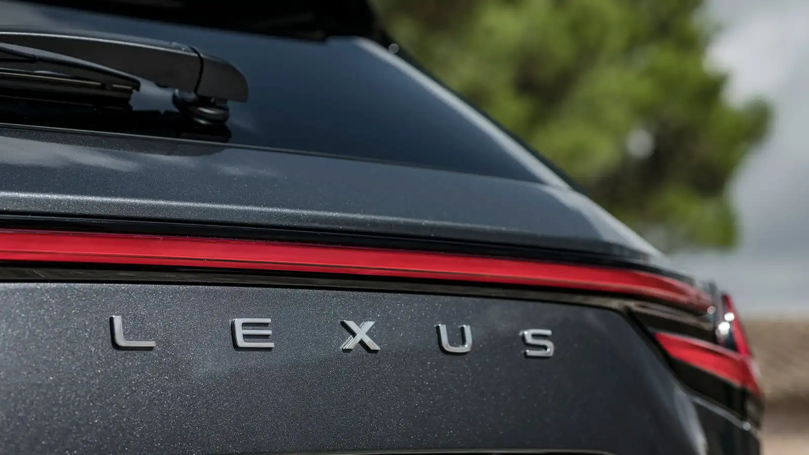  Lexus NX 450h+ Premium