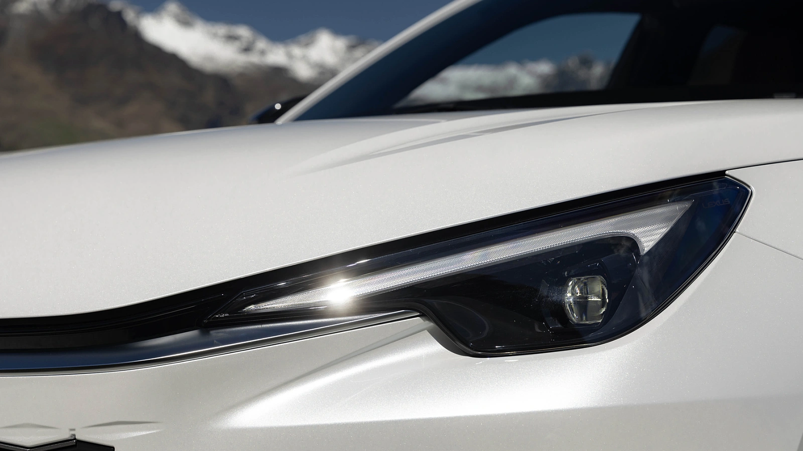 Lexus LBX Premium