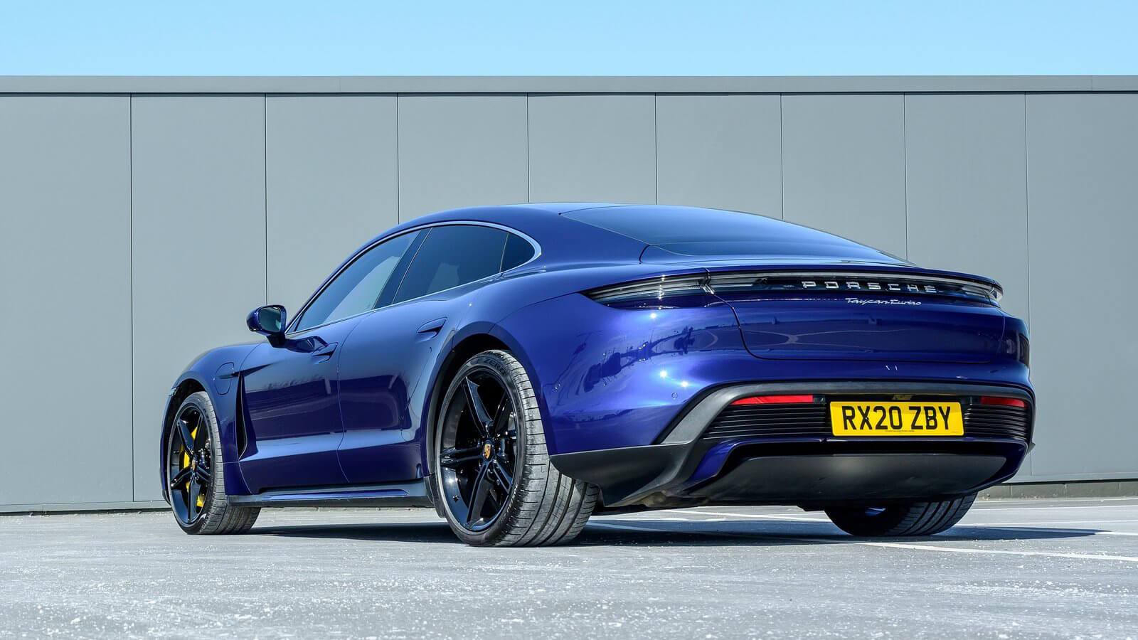  Porsche Taycan Turbo
