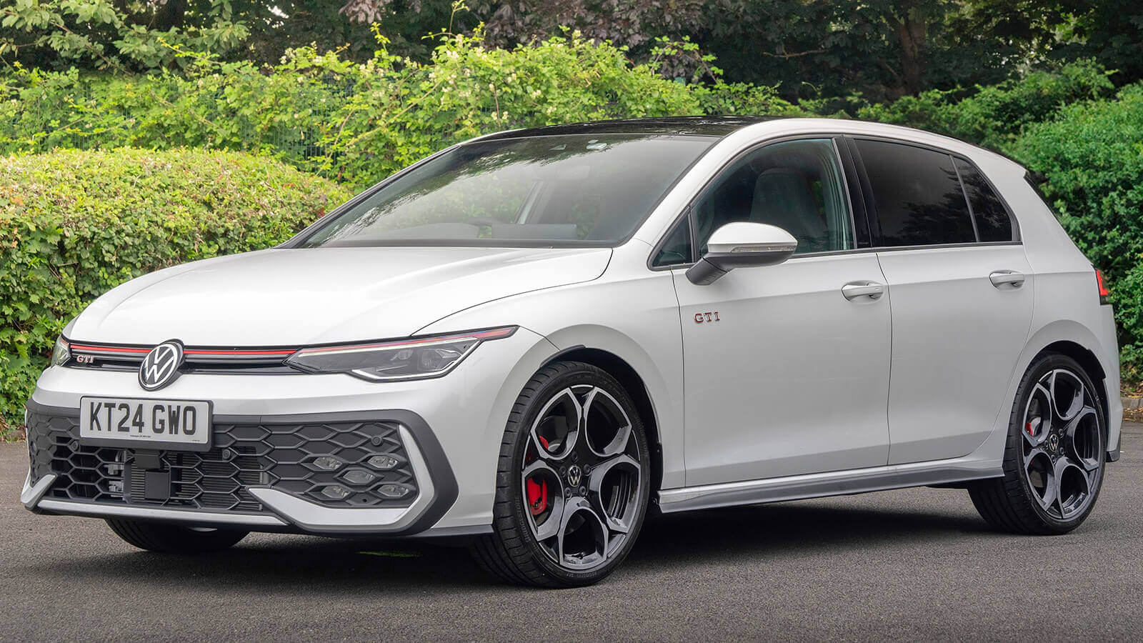    The Double Up -  Peugeot E- 208 GTi + Volkswagen Golf GTi