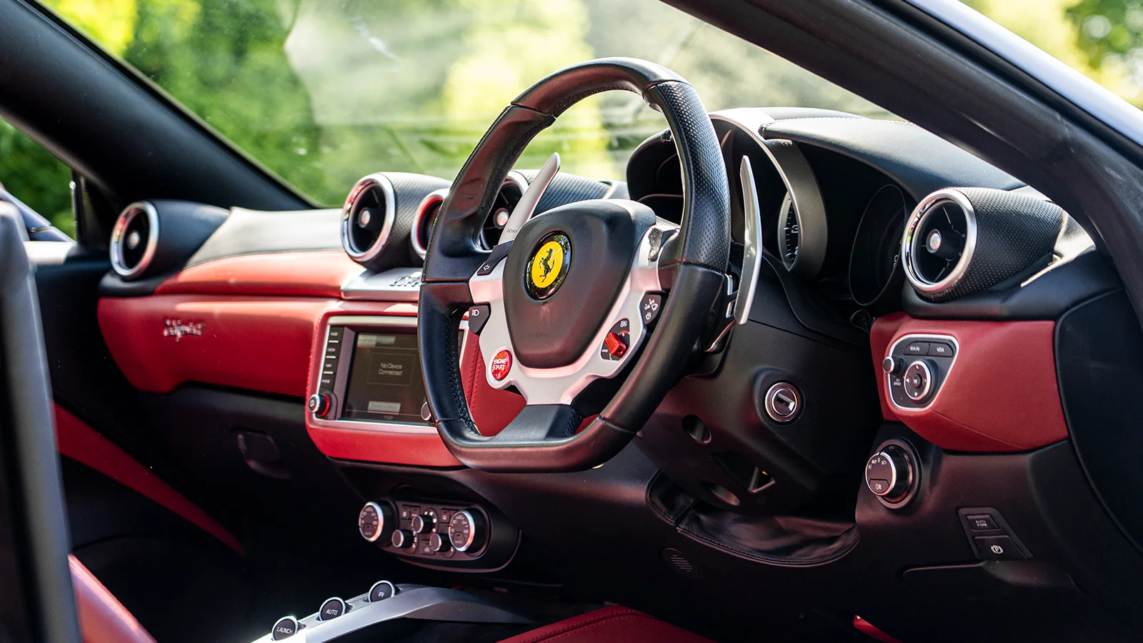   Ultimate Convertible Experience – Win a Ferrari California T V8 for 22p!