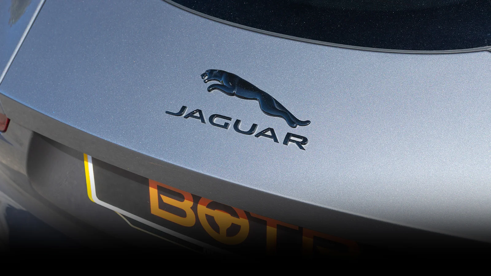   Turn Heads In This £55k Jaguar F-Type With Supercar Performance!