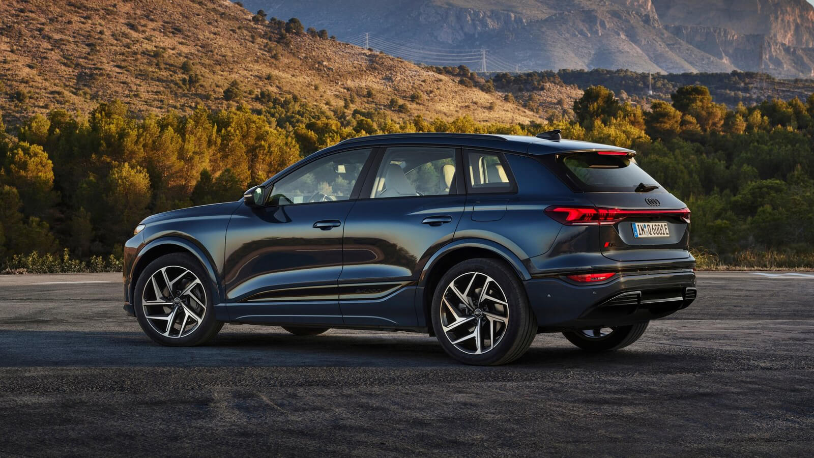 Audi Q6 Etron 4 Audi Q6 e-tron Edition 1 quattro + FREE Andersen charger