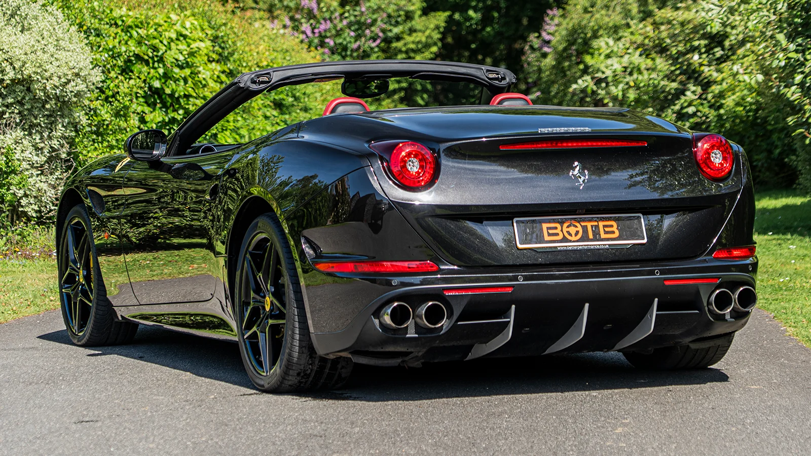   Ultimate Convertible Experience – Win a Ferrari California T V8 for 22p!