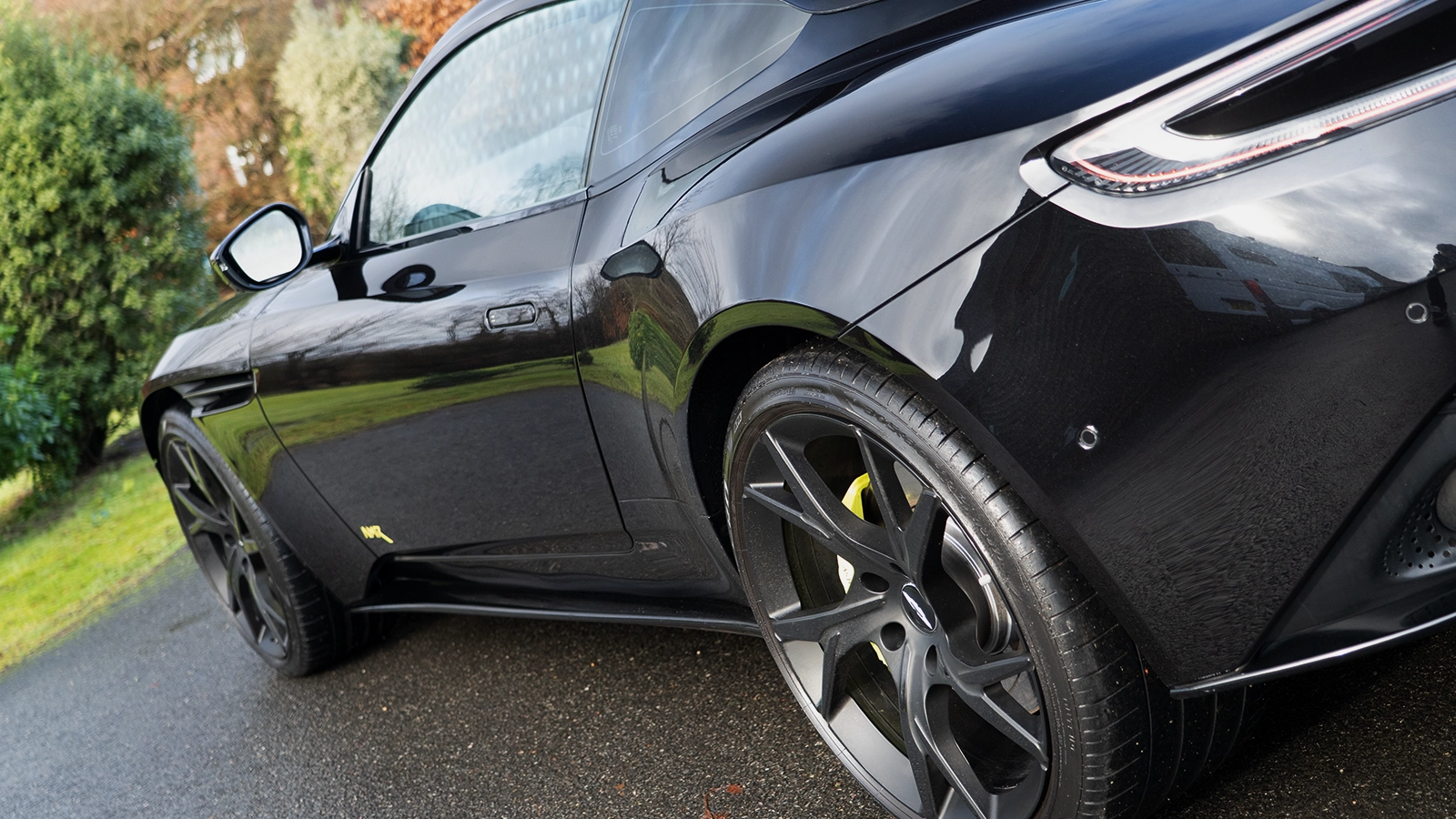   Ride Away In This £80k Aston Martin DB11 AMR V12 for 20p!