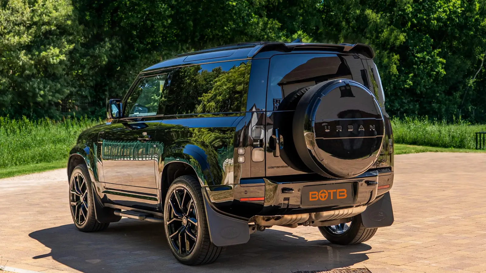   Just Dropped! Win A British Icon – This Land Rover Defender 90 for Only 20p!