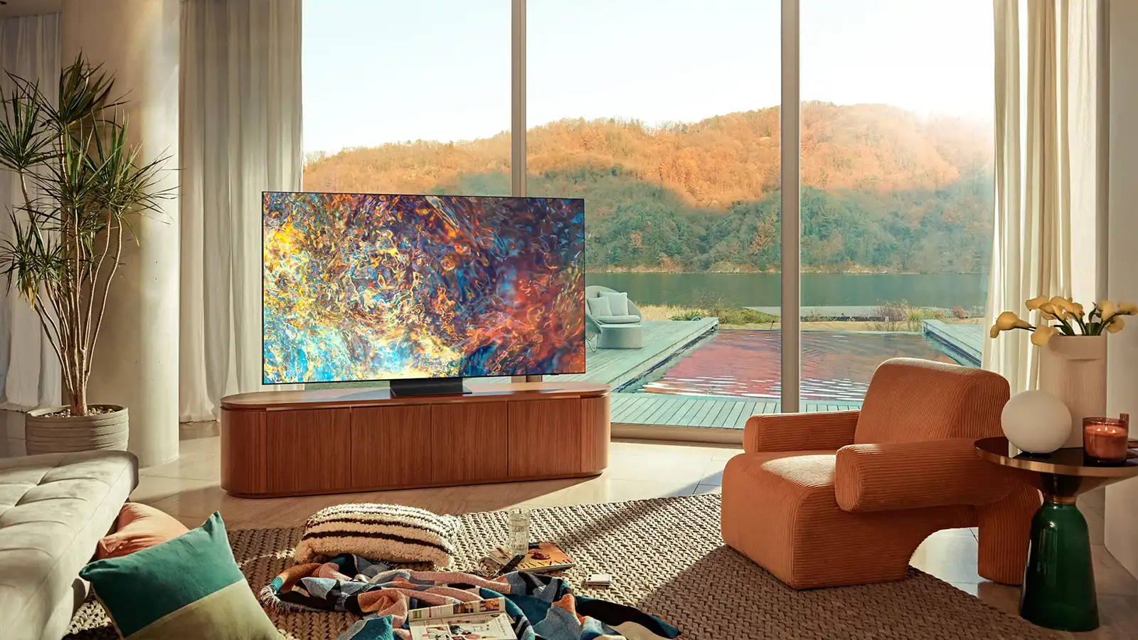   Samsung: TV & Soundbar + £10,000