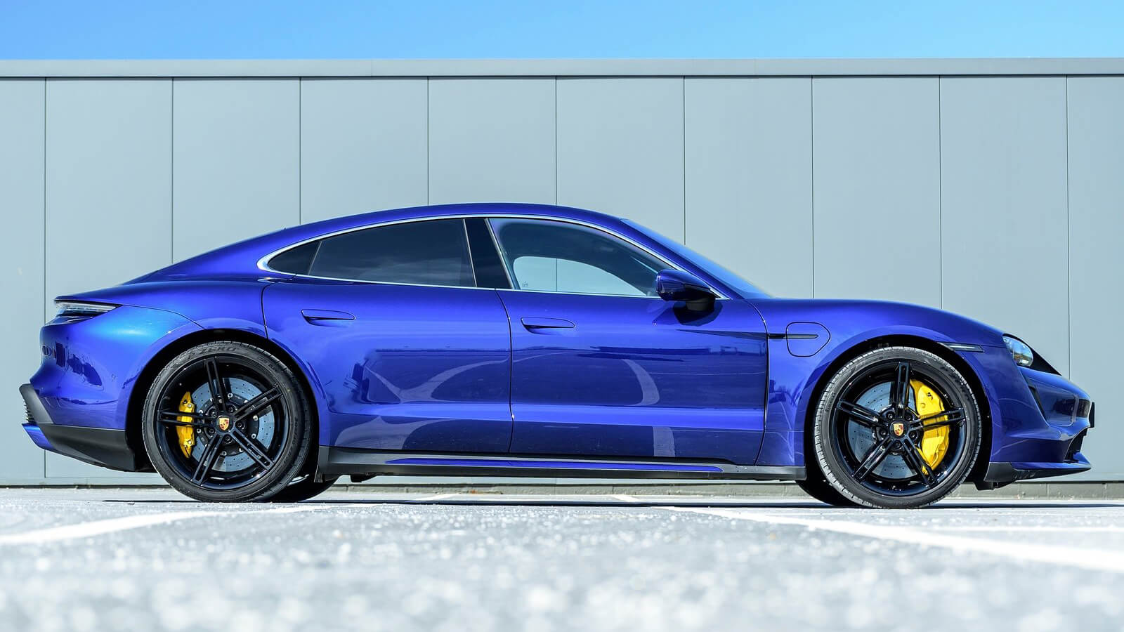  Porsche Taycan Turbo