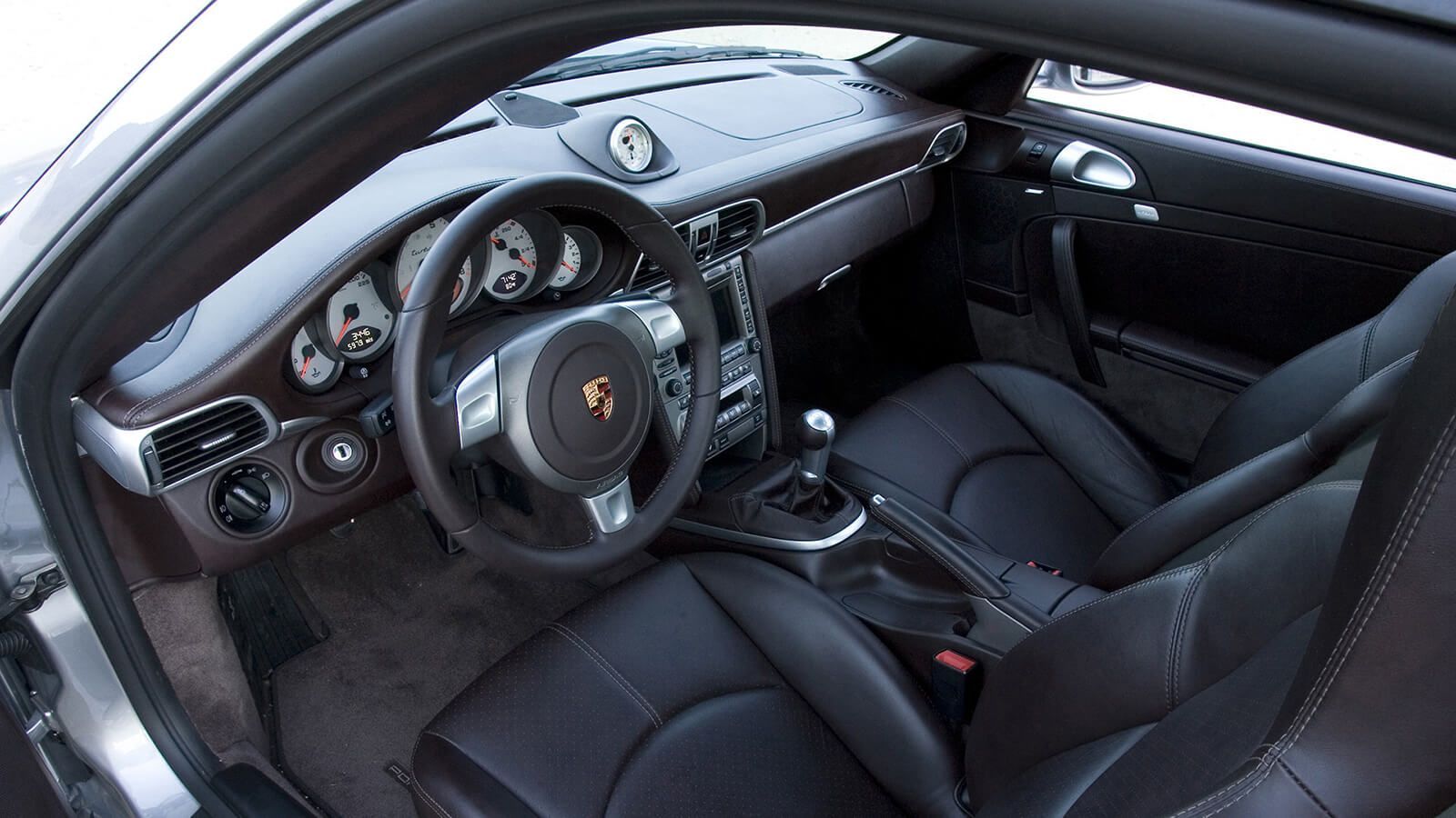  Porsche 911 Turbo (Modern Classic) + BONUS Porsche Design Watch