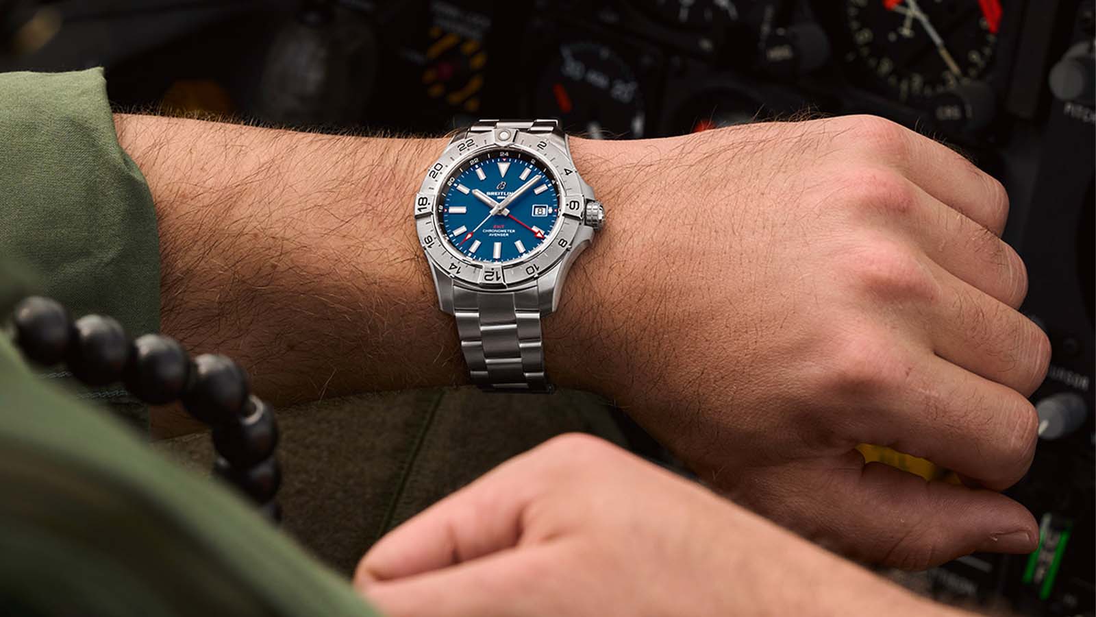  Breitling Avenger Automatic 42