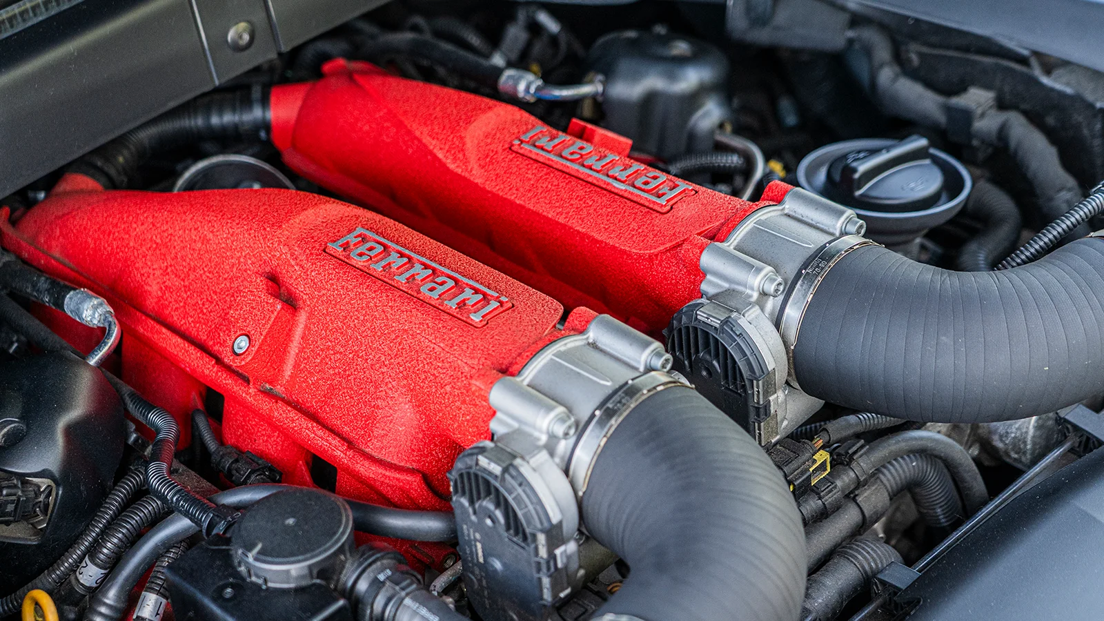   Ultimate Convertible Experience – Win a Ferrari California T V8 for 22p!