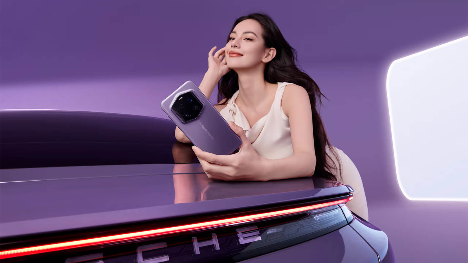 Porsche Cayman GTS + Porsche Smartphone + Speaker