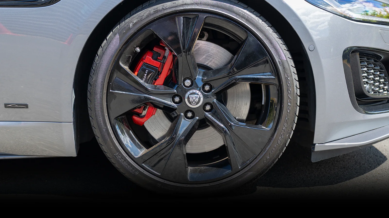   Turn Heads In This £55k Jaguar F-Type With Supercar Performance!