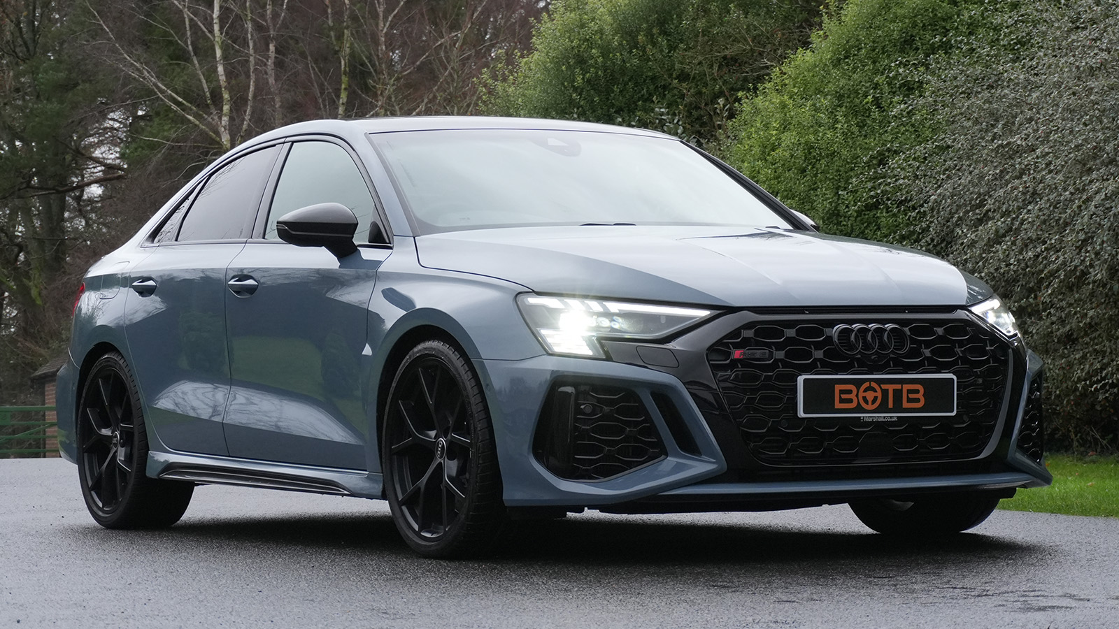   6p for this 2.5L turbocharged Audi RS3 Carbon Edition!