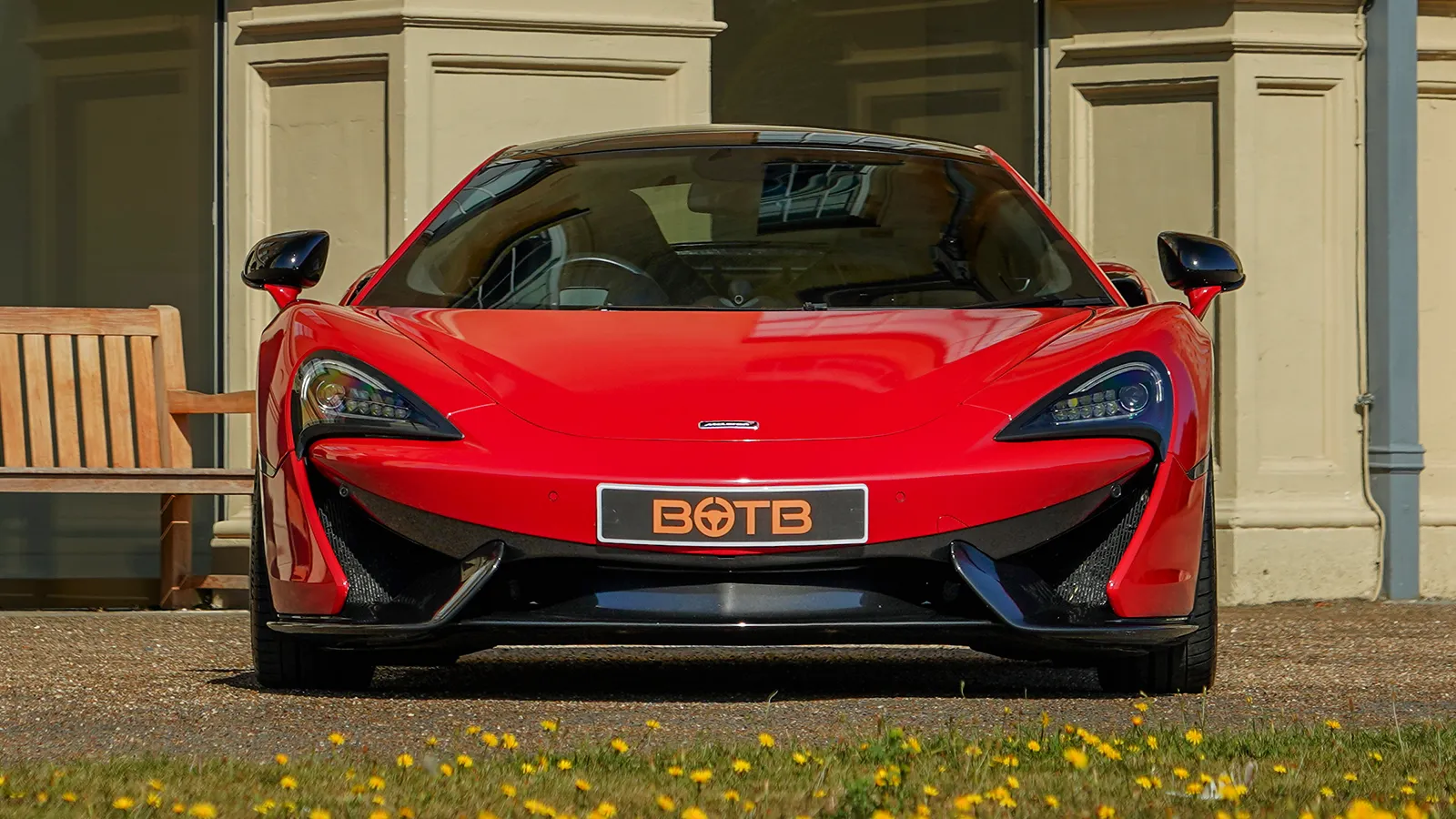  Win This Powerful 562BHP McLaren 570 GT V8 Worth £78,000!