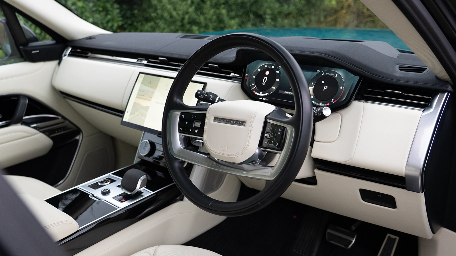   Win This Outstanding Range Rover D300 for Just 23p!