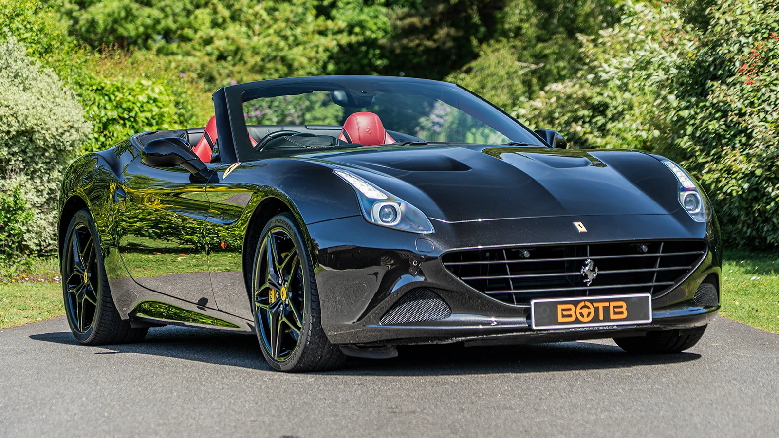   Ultimate Convertible Experience – Win a Ferrari California T V8 for 22p!