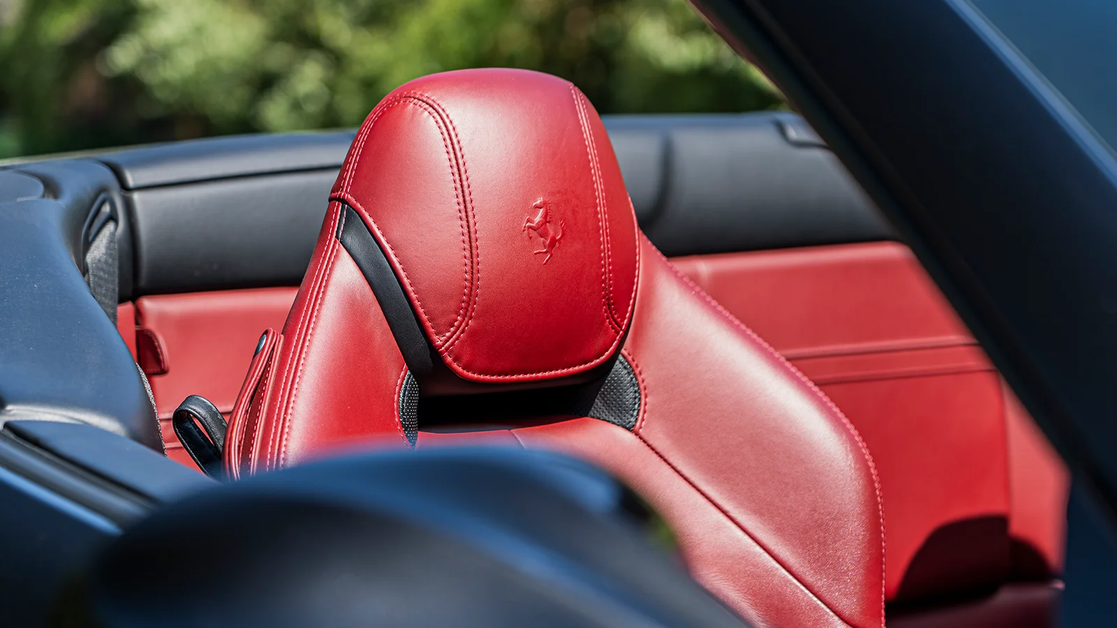   Ultimate Convertible Experience – Win a Ferrari California T V8 for 22p!