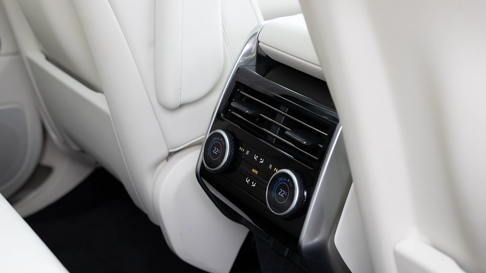   Win This Stunning Range Rover Sport D300 for Just 22p!