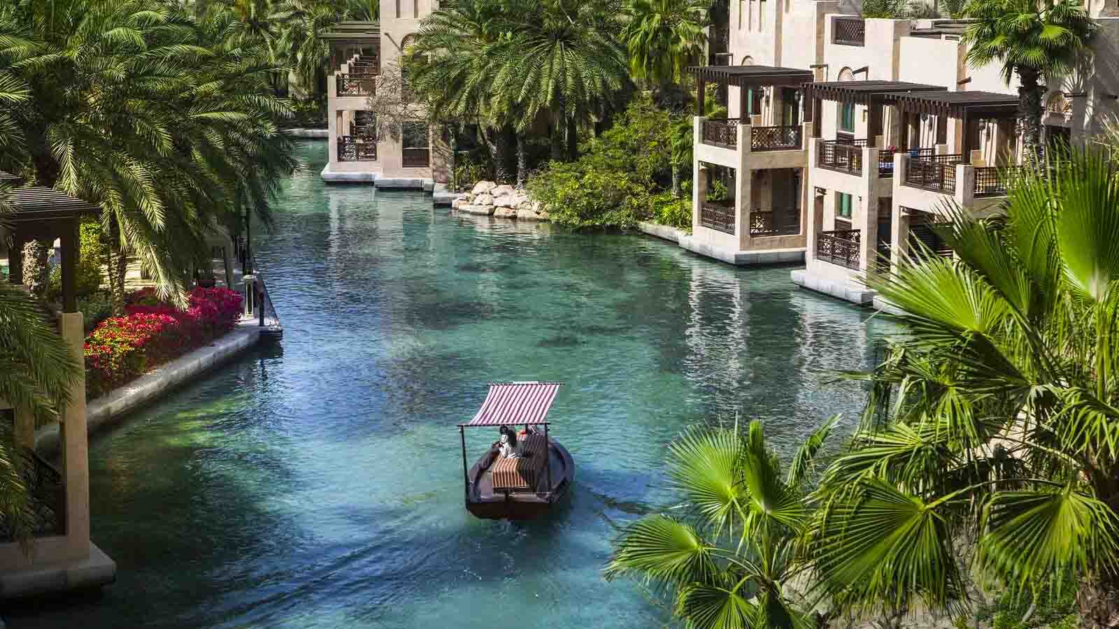   Dubai Holiday: Luxury Vacation