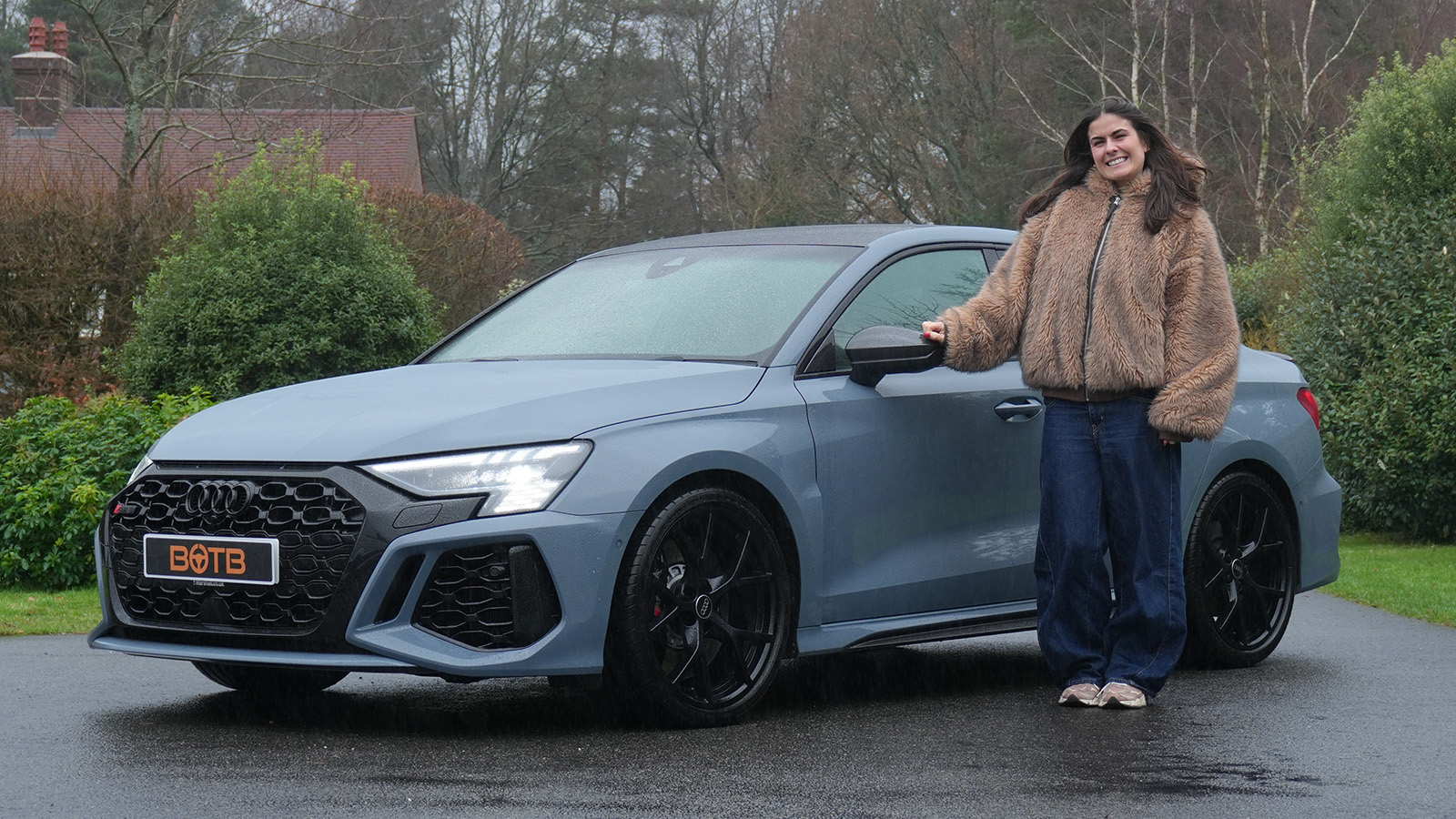   6p for this 2.5L turbocharged Audi RS3 Carbon Edition!