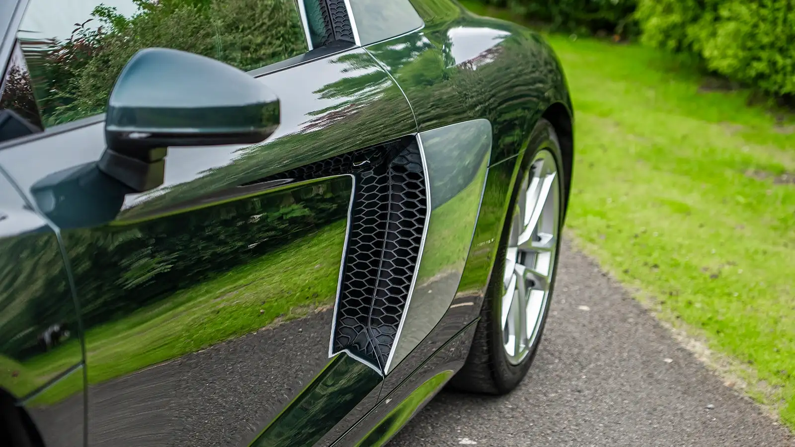   Brand New! 533BHP of Pure Supercar - Win An Audi R8 V10 for 21p!