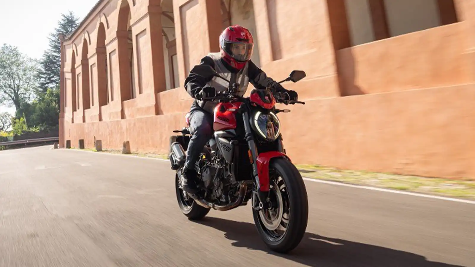 Ducati Monster Plus I M Legend