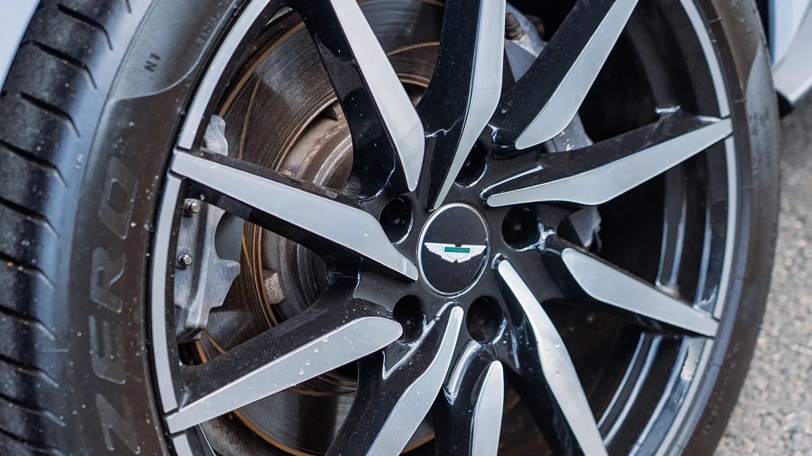   Drive Away in a 503BHP Aston Martin Vantage V8 Worth £72,000!