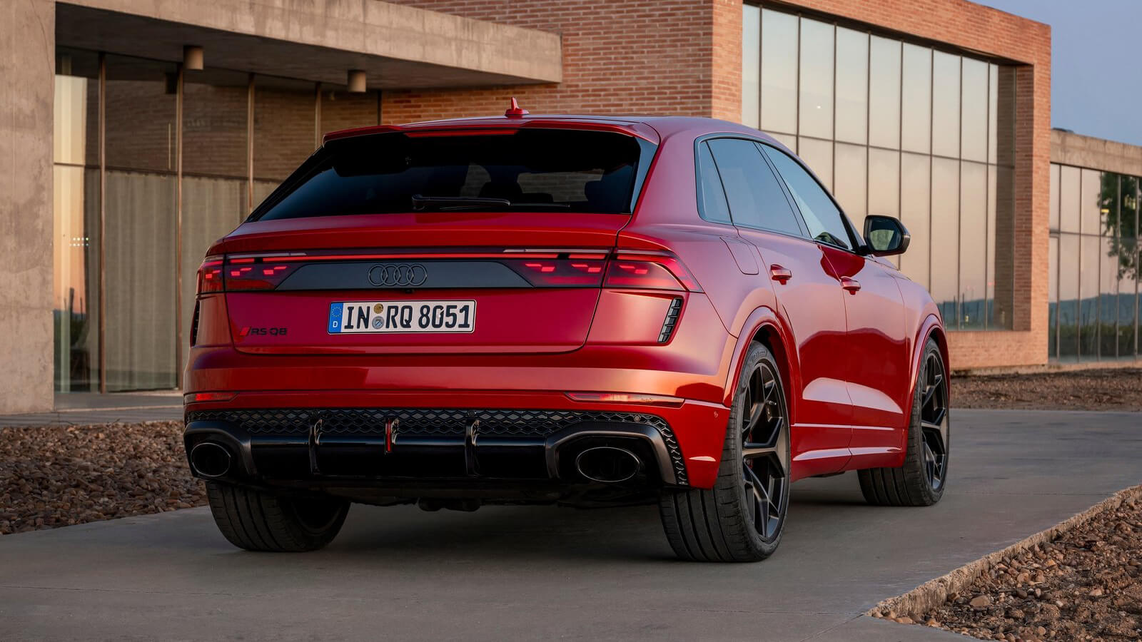  Audi RSQ8 Performance