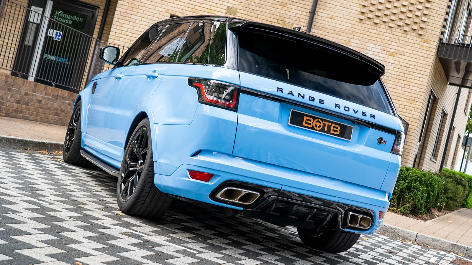   Range Rover: Sport SVR 